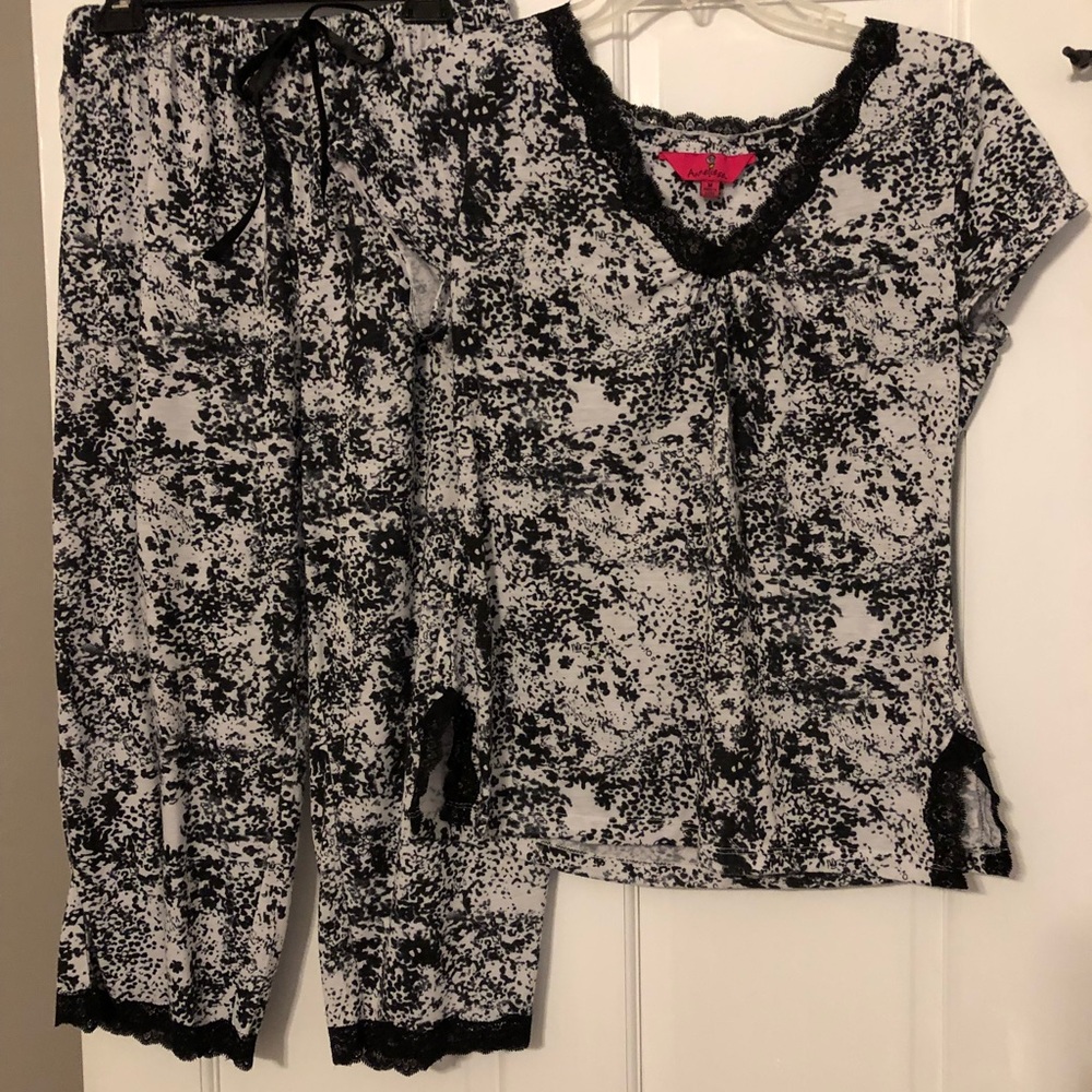 Ladies 2 piece Pj, (m)